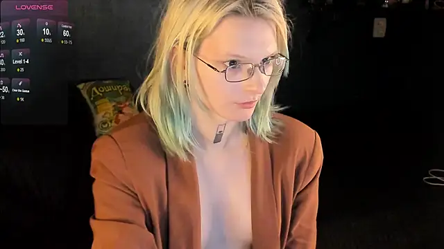 Snapshot of lika_haris chatting on 11-12-25, 11:36 lika haris online show from 11-12-25, 11:36