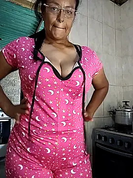 Snapshot of Fernanda30 chatting on 04-25-26, 03:09 Fernanda30 online show from 04-25-26, 03:09
