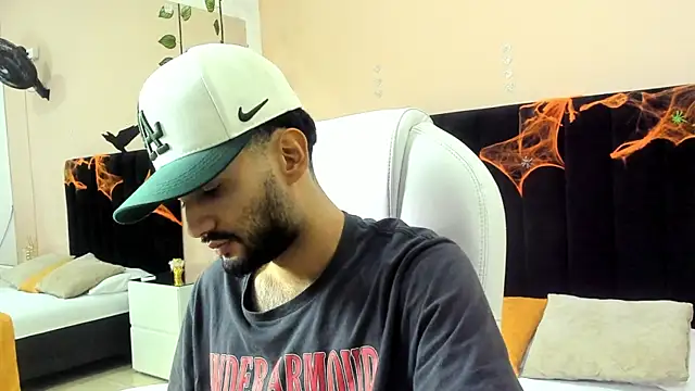 Snapshot of Ryan_Jackson_ chatting on 10-08-25, 05:16 Ryan Jackson  online show from 10-08-25, 05:16