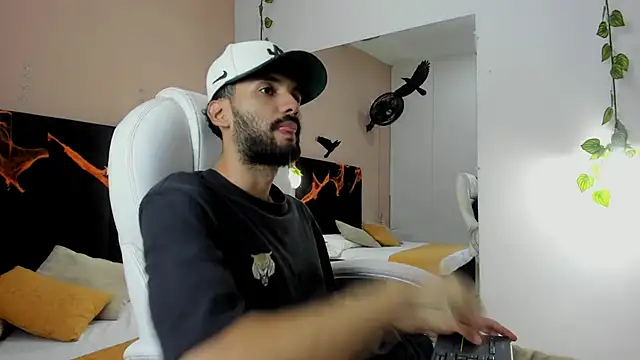 Snapshot of Ryan_Jackson_ chatting on 10-16-25, 11:50 Ryan Jackson  online show from 10-16-25, 11:50