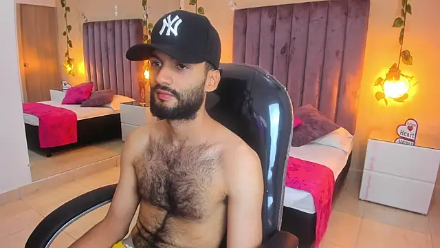 Snapshot of Ryan_Jackson_ chatting on 10-31-25, 04:02 Ryan Jackson  online show from 10-31-25, 04:02