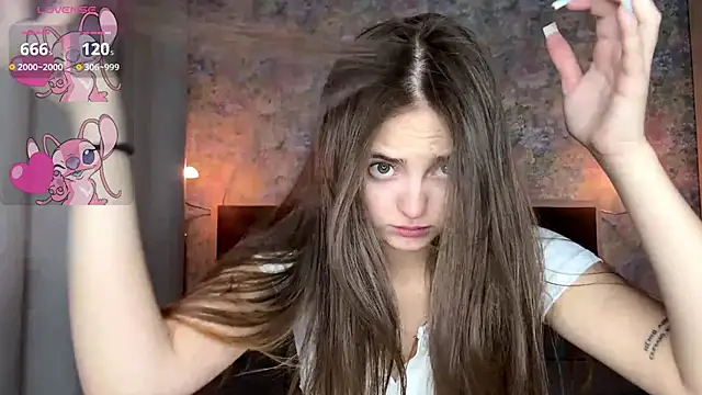 LoraDavi online show from 04-13-26, 07:25