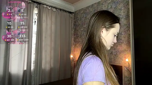 Snapshot of LoraDavi chatting on 04-19-26, 06:13 LoraDavi online show from 04-19-26, 06:13