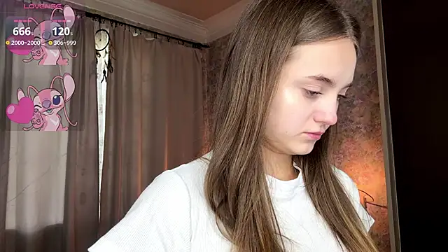 Snapshot of LoraDavi chatting on 05-15-26, 05:03 LoraDavi online show from 05-15-26, 05:03