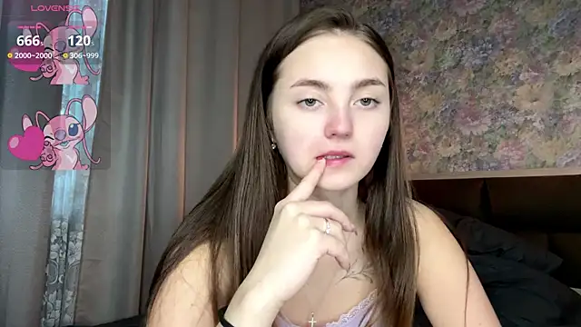 Snapshot of LoraDavi chatting on 05-24-26, 05:56 LoraDavi online show from 05-24-26, 05:56