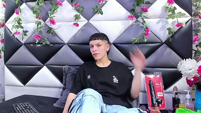 Snapshot of Megan_Thompson_ chatting on 09-11-25, 02:11 Megan Thompson  online show from 09-11-25, 02:11