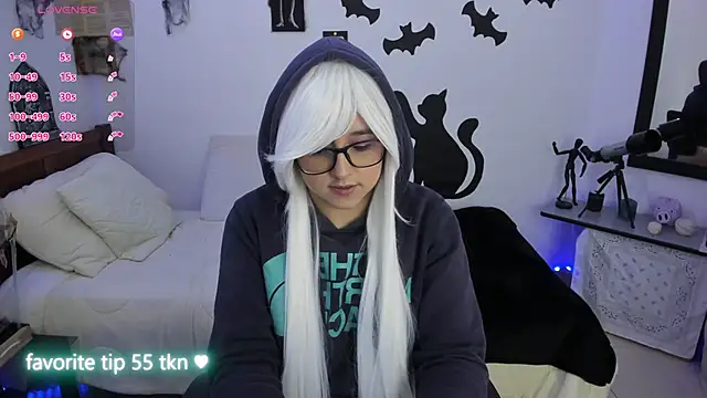 Cherry blush  online show from 10-30-25, 07:47