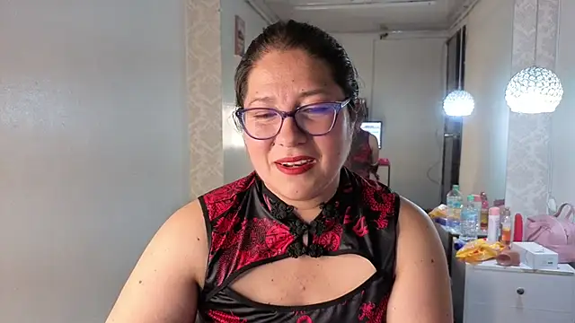 scarlett widow  online show from 04-17-26, 02:25