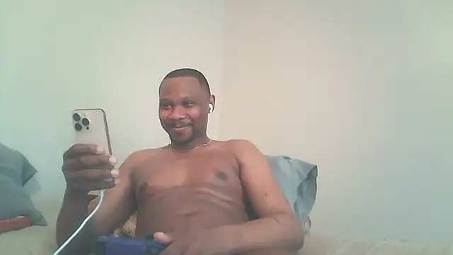 Snapshot of icysmoke2 chatting on 05-19-26, 11:33 icysmoke2 online show from 05-19-26, 11:33