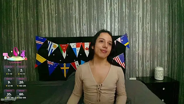 Snapshot of Alicee_Moonn chatting on 06-14-26, 05:15 Alicee Moonn online show from 06-14-26, 05:15