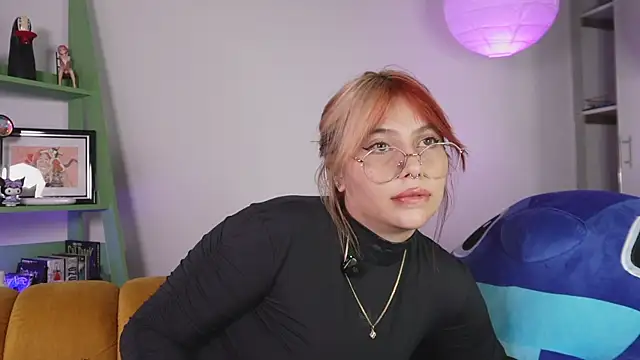 YunoRose  online show from 12-19-25, 04:52