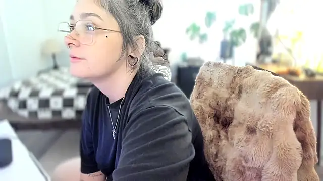 Alix Valentine online show from 11-07-25, 05:57