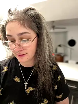 Alix Valentine online show from 12-17-25, 05:19