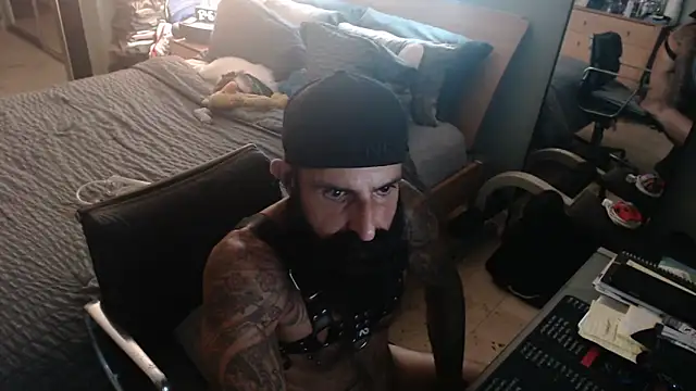 Snapshot of G_Stallion_MIA chatting on 09-15-25, 04:45 G Stallion MIA online show from 09-15-25, 04:45