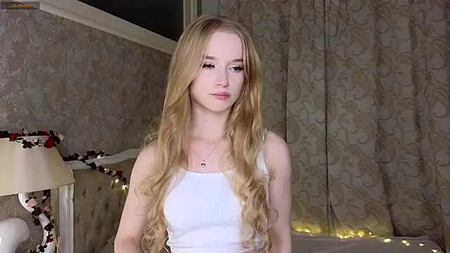 Snapshot of Emma_Frosty chatting on 09-19-25, 06:19 Emma Frosty online show from 09-19-25, 06:19