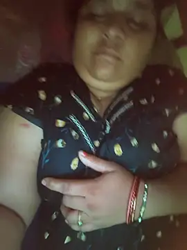 Snapshot of Villageanuty chatting on 09-26-25, 02:04 Villageanuty online show from 09-26-25, 02:04