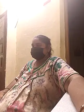 Snapshot of Villageanuty chatting on 09-29-25, 03:28 Villageanuty online show from 09-29-25, 03:28