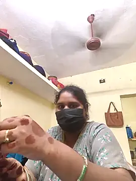 Snapshot of Villageanuty chatting on 10-19-25, 09:43 Villageanuty online show from 10-19-25, 09:43