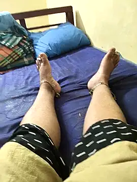 Snapshot of Villageanuty chatting on 10-21-25, 12:06 Villageanuty online show from 10-21-25, 12:06