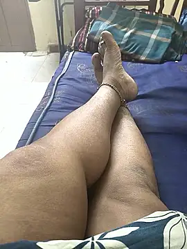 Snapshot of Villageanuty chatting on 11-15-25, 05:09 Villageanuty online show from 11-15-25, 05:09