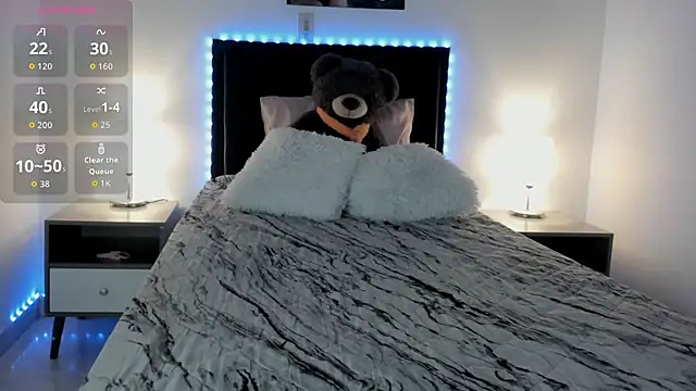 Snapshot of _alana_grey_ chatting on 02-10-26, 01:43 alana grey online show from 02-10-26, 01:43