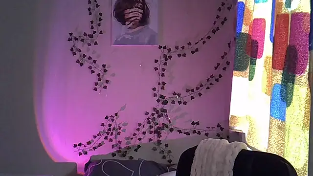 Lily Ember online show from 10-23-25, 10:36