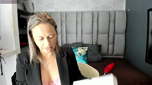 Charlot milf online show from 01-07-26, 11:56