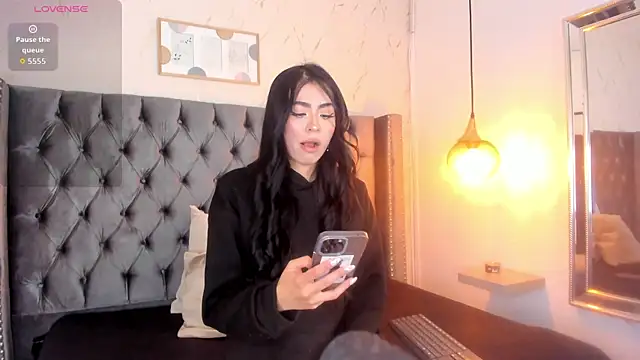 Anya Belth online show from 03-18-26, 07:39