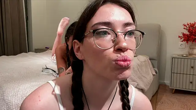 Kelly Berry   online show from 11-09-25, 02:10