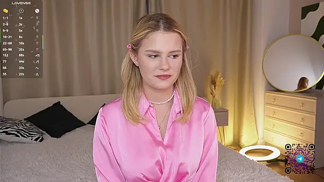 Snapshot of EngelDutch chatting on 09-28-25, 10:04 EngelDutch online show from 09-28-25, 10:04