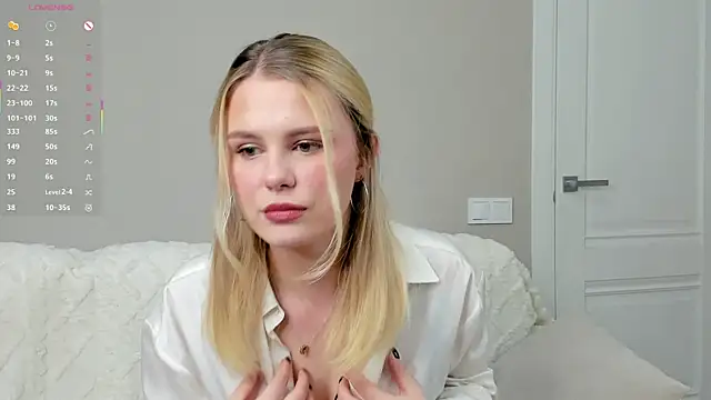 Snapshot of EngelDutch chatting on 10-23-25, 03:11 EngelDutch online show from 10-23-25, 03:11