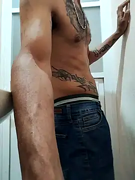 Snapshot of wolfsexmxn chatting on 09-14-25, 06:18 wolfsexmxn online show from 09-14-25, 06:18