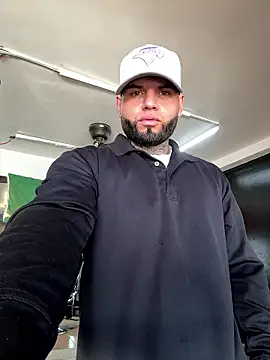 Snapshot of crazybarber69 chatting on 01-10-26, 07:48 crazybarber69 online show from 01-10-26, 07:48