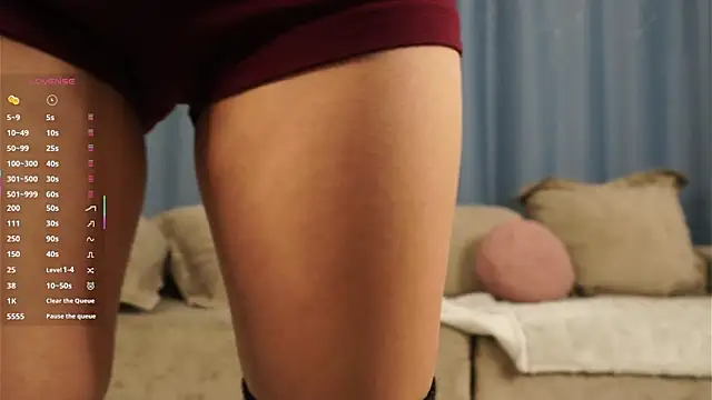 TaiteFairfield online show from 10-26-25, 07:25