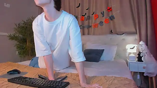 Snapshot of Skelerata chatting on 10-25-25, 01:13 Skelerata online show from 10-25-25, 01:13