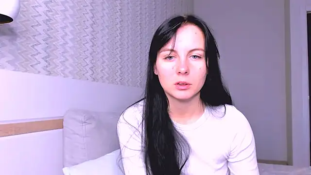 Snapshot of Elle_Pearl_ chatting on 12-23-25, 07:28 Elle Pearl online show from 12-23-25, 07:28