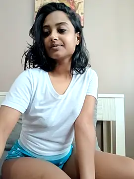 littlemissdevil69 online show from 02-11-26, 06:29