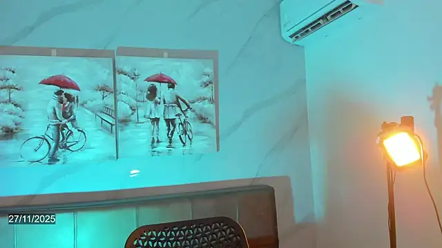 Dreams Chloe online show from 11-27-25, 05:31