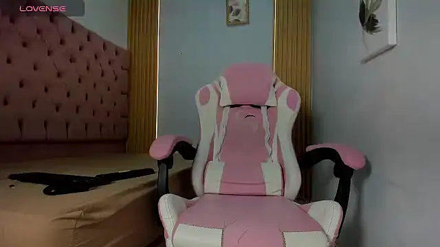 Darkknightx01 online show from 09-11-25, 01:28