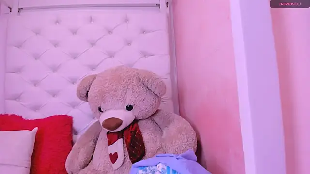 eimy skinny  online show from 04-07-26, 02:06