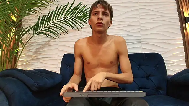 Snapshot of Pavo_tv chatting on 05-25-26, 11:38 Pavo tv online show from 05-25-26, 11:38
