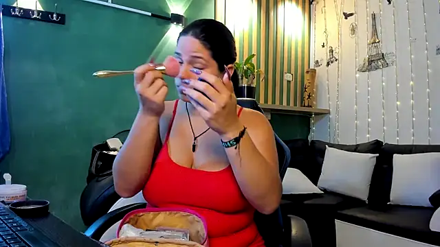 lucia ht online show from 10-29-25, 03:53