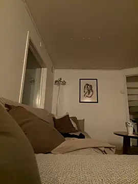 latina-pene online show from 10-14-25, 04:52