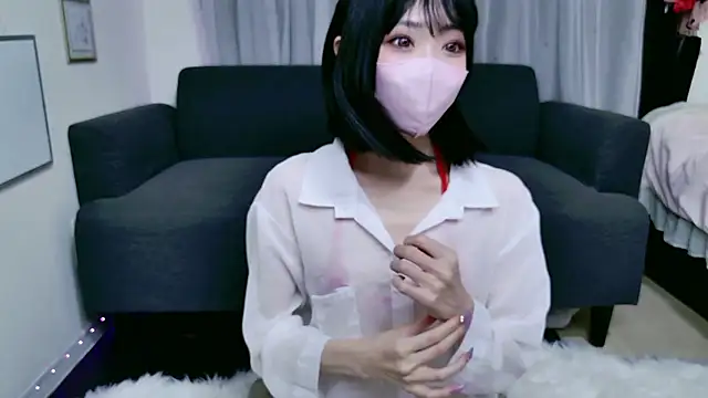 Snapshot of momochan_777 chatting on 10-17-25, 09:34 momochan 777 online show from 10-17-25, 09:34