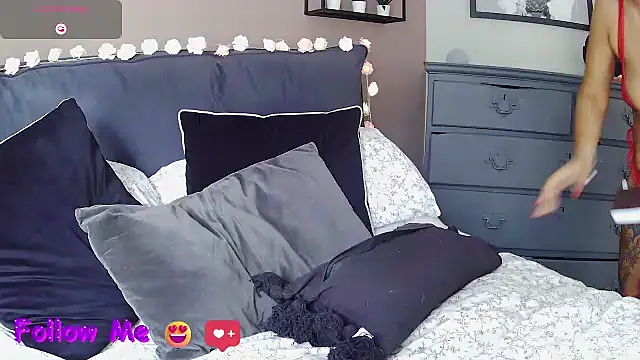 LonelyLucinda online show from 09-24-25, 09:01