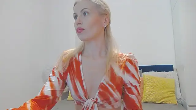 Snapshot of Lika_Soul chatting on 09-26-25, 03:27 Lika Soul online show from 09-26-25, 03:27