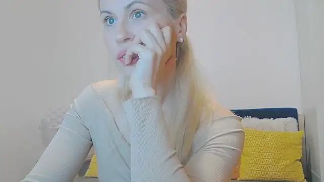 Snapshot of Lika_Soul chatting on 10-06-25, 04:37 Lika Soul online show from 10-06-25, 04:37