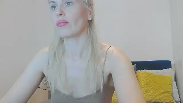 Snapshot of Lika_Soul chatting on 10-24-25, 03:19 Lika Soul online show from 10-24-25, 03:19