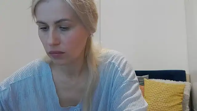 Snapshot of Lika_Soul chatting on 11-21-25, 03:33 Lika Soul online show from 11-21-25, 03:33