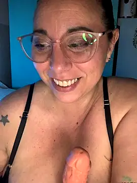 LupeLok online show from 09-19-25, 04:58